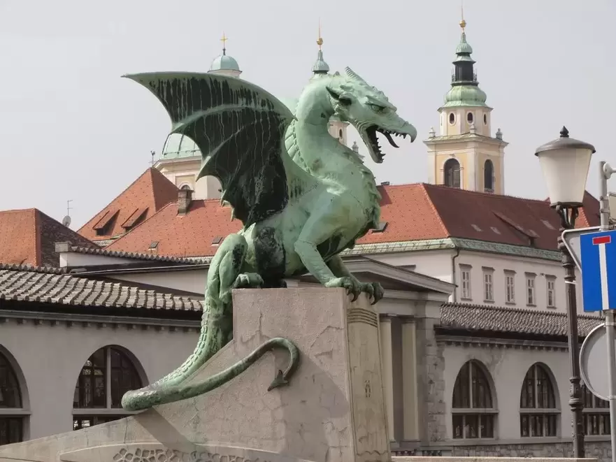 amulette porte-bonheur - dragon